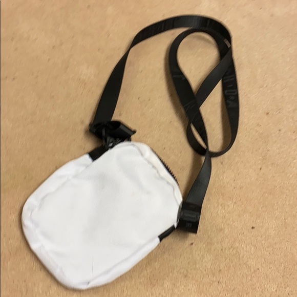 Nike  side bag - Picture 2 of 2